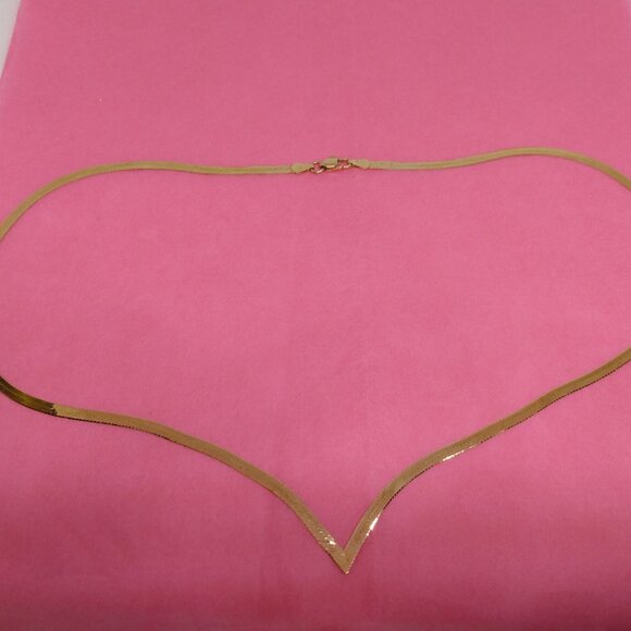 Beautiful solid 14kt gold, Chevron herringbone necklace. - Picture 12 of 12